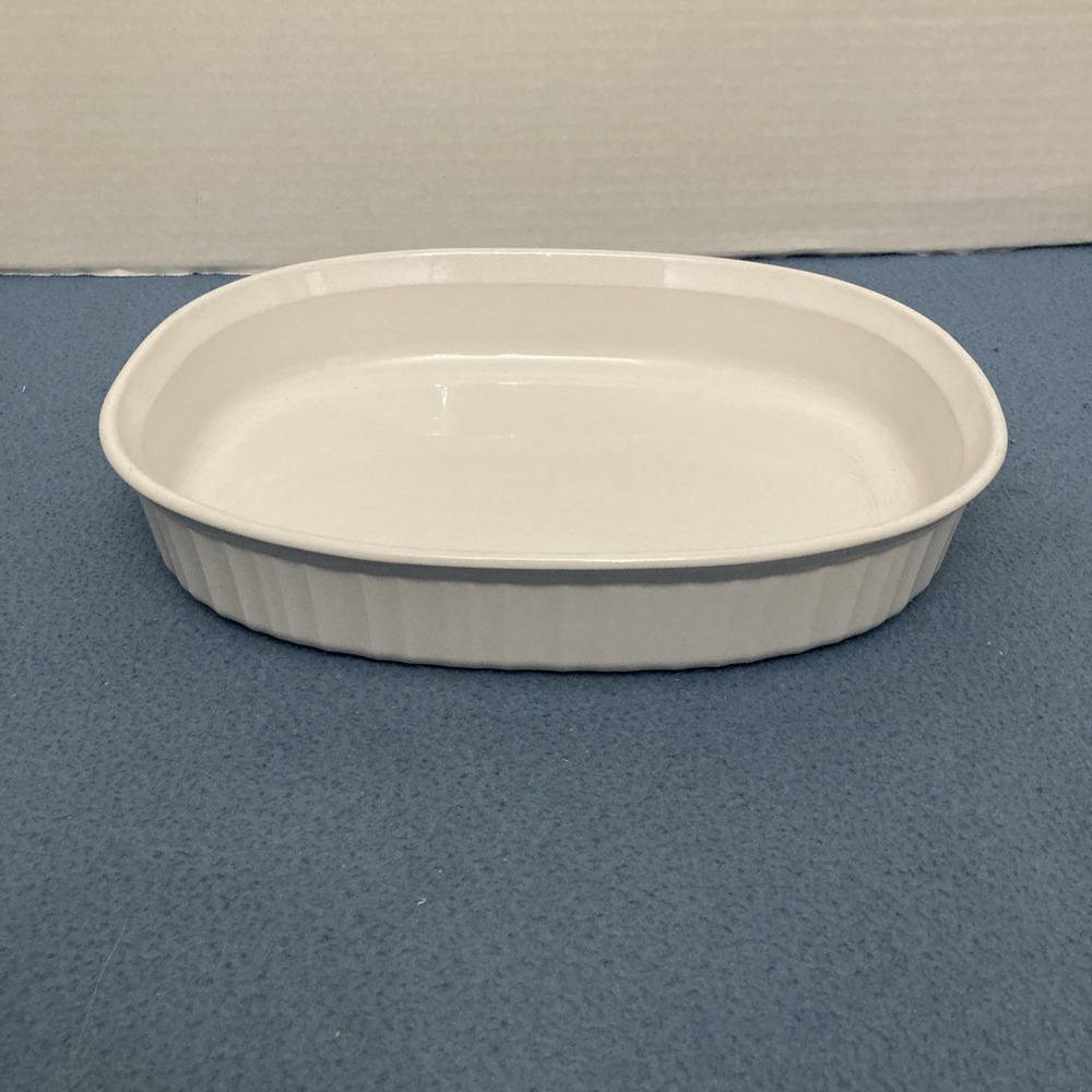 Corning Ware French White F-6-B Oval 1.8 Liter Casserole Baking Dish